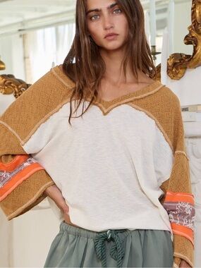 BUCKET LIST! Women's Two-Tone Cream and Mustard Knit Sweater S/M